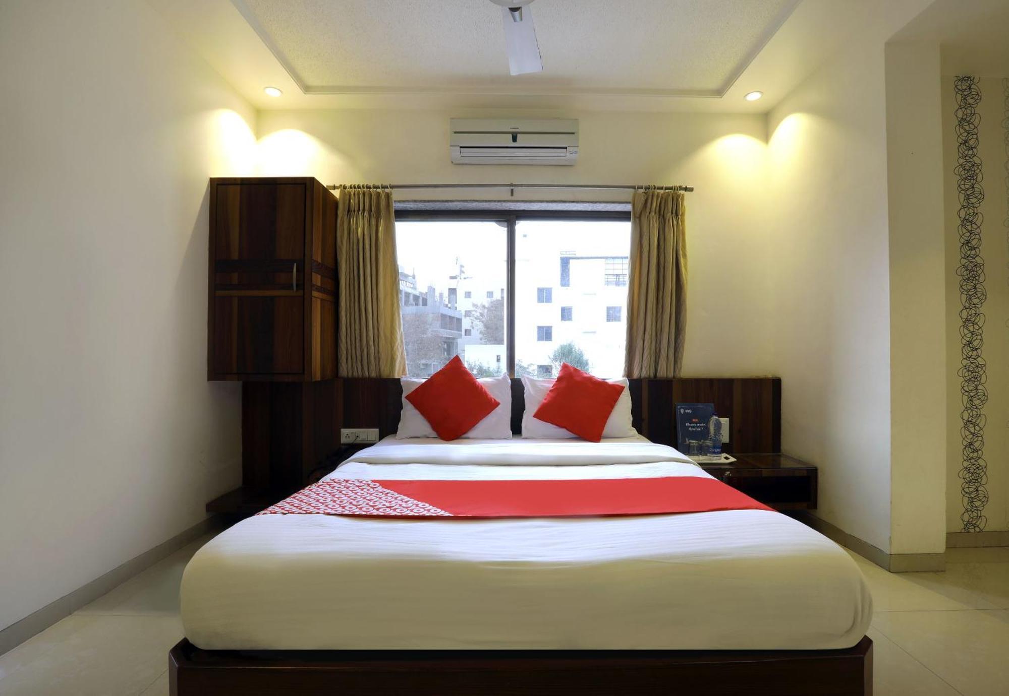 Collection O Satyan Inn Shirdi Extérieur photo