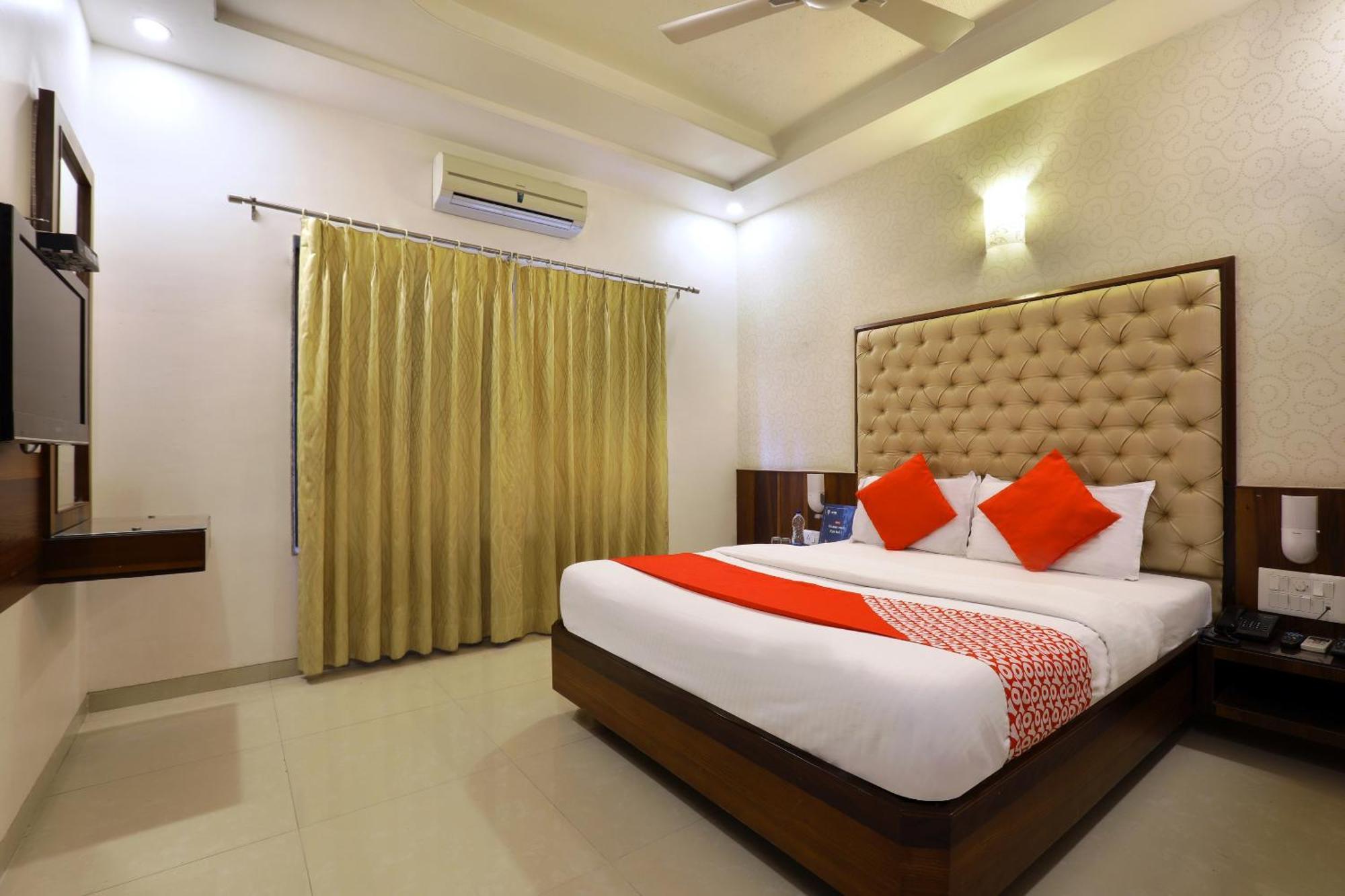 Collection O Satyan Inn Shirdi Extérieur photo