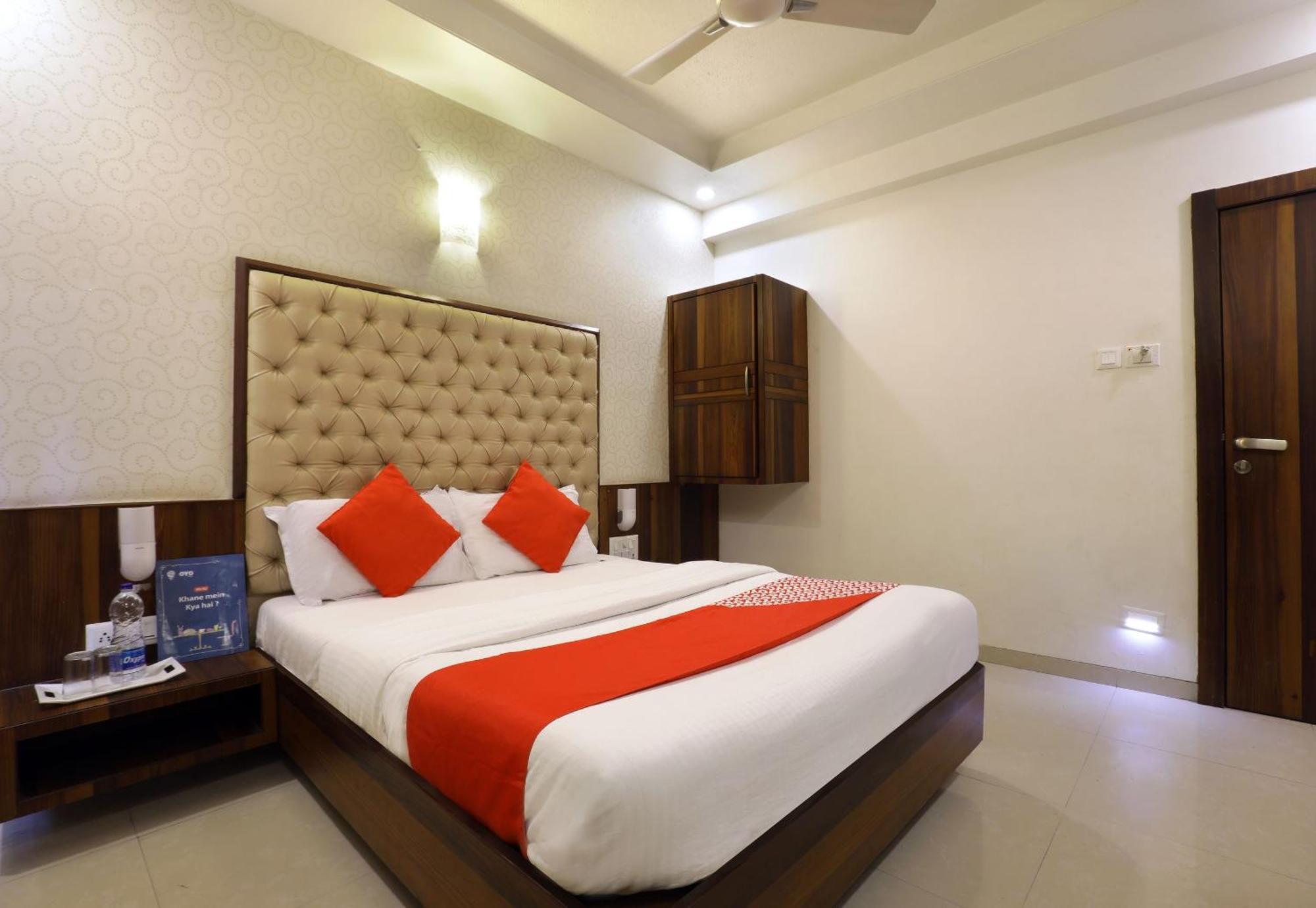 Collection O Satyan Inn Shirdi Extérieur photo