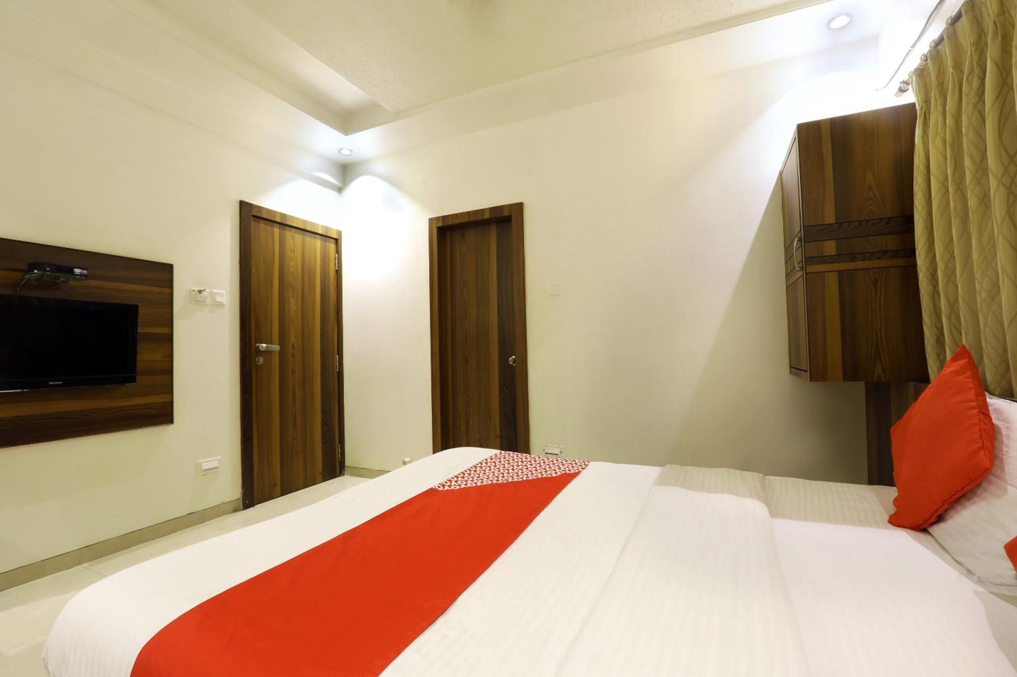 Collection O Satyan Inn Shirdi Extérieur photo