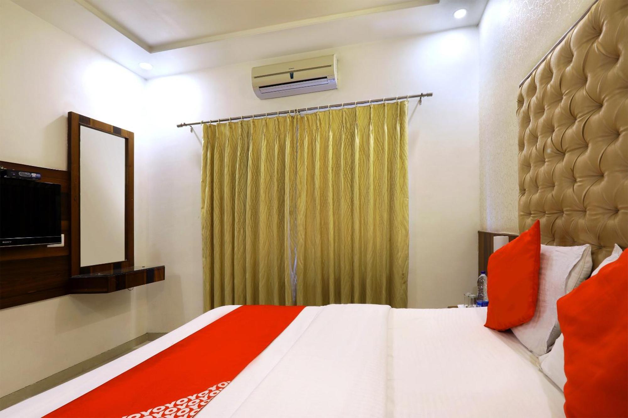 Collection O Satyan Inn Shirdi Extérieur photo