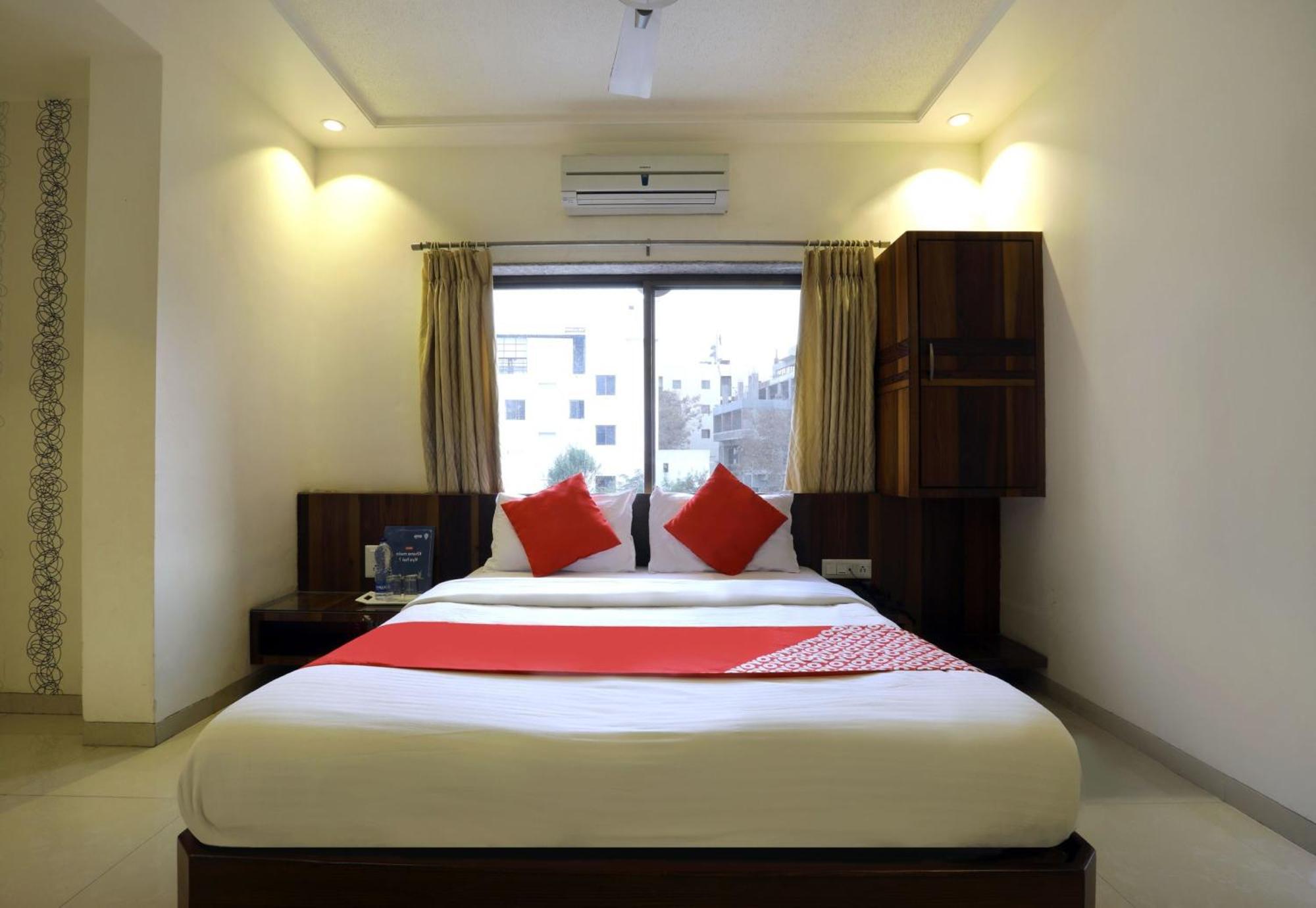 Collection O Satyan Inn Shirdi Extérieur photo