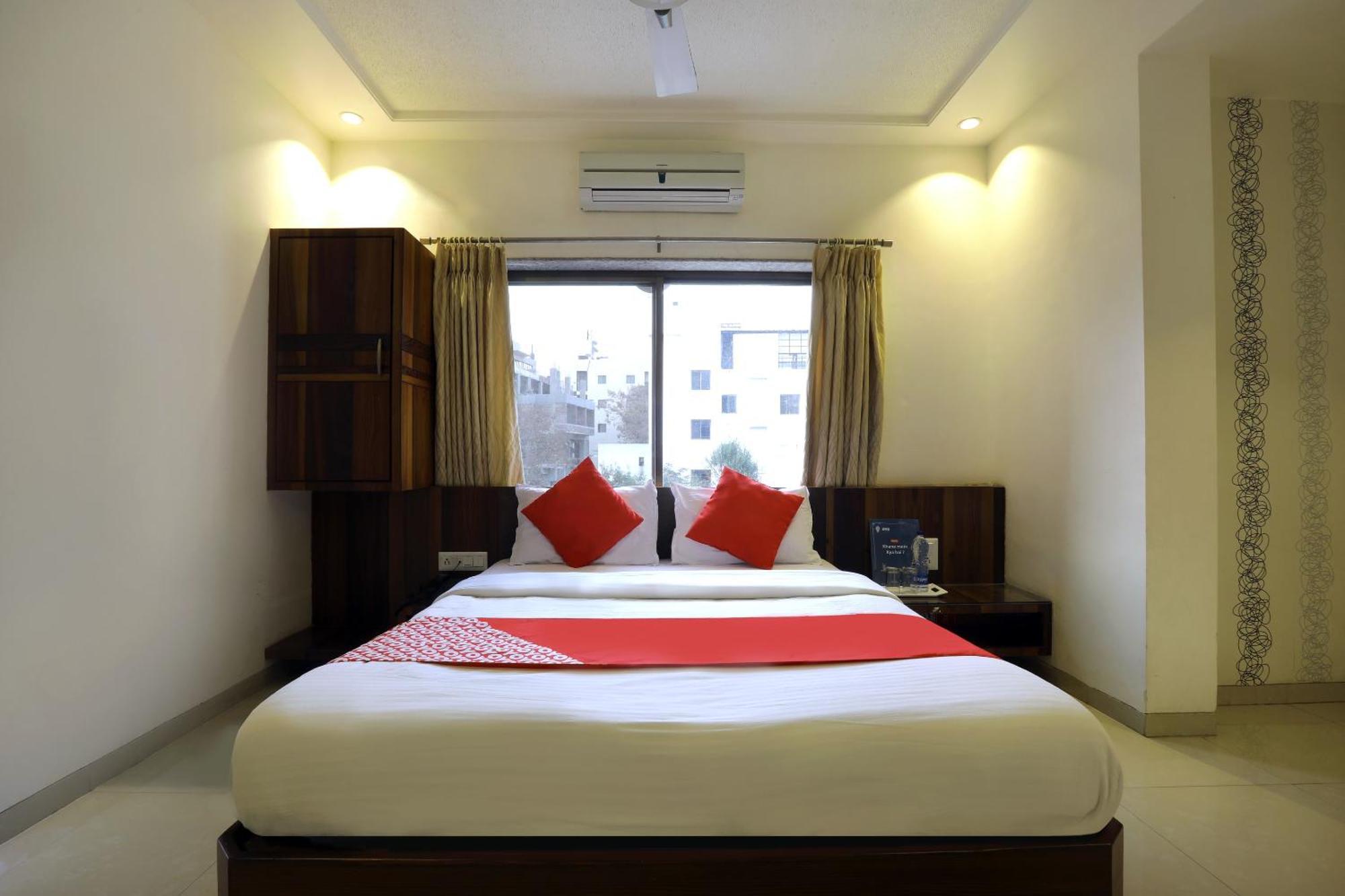 Collection O Satyan Inn Shirdi Extérieur photo