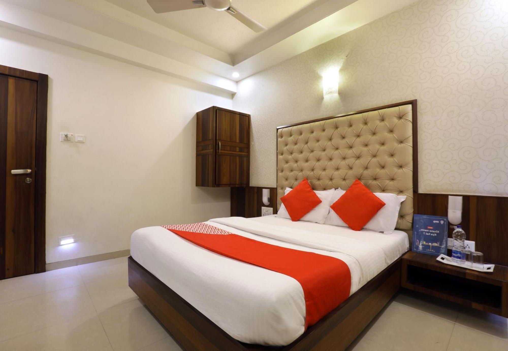 Collection O Satyan Inn Shirdi Extérieur photo