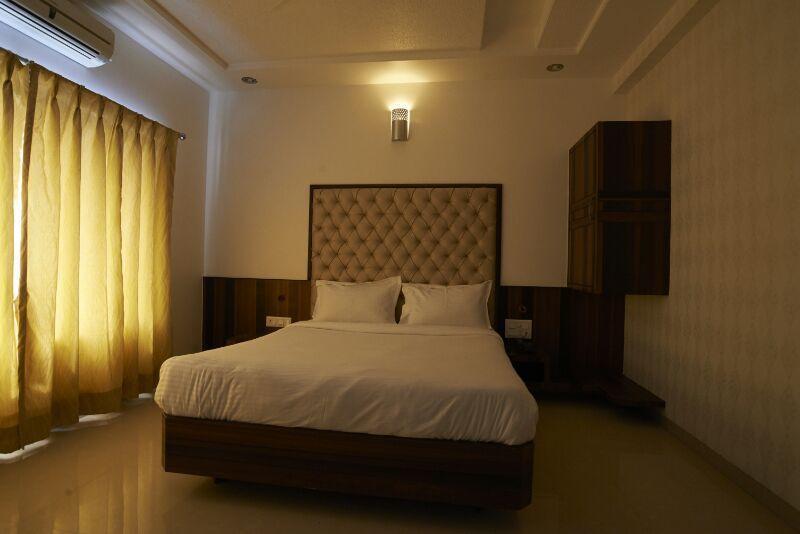 Collection O Satyan Inn Shirdi Extérieur photo
