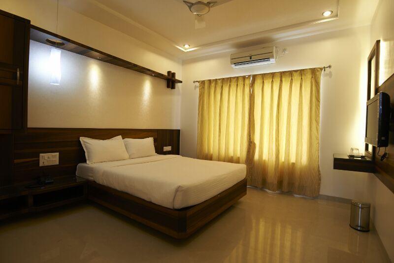Collection O Satyan Inn Shirdi Extérieur photo