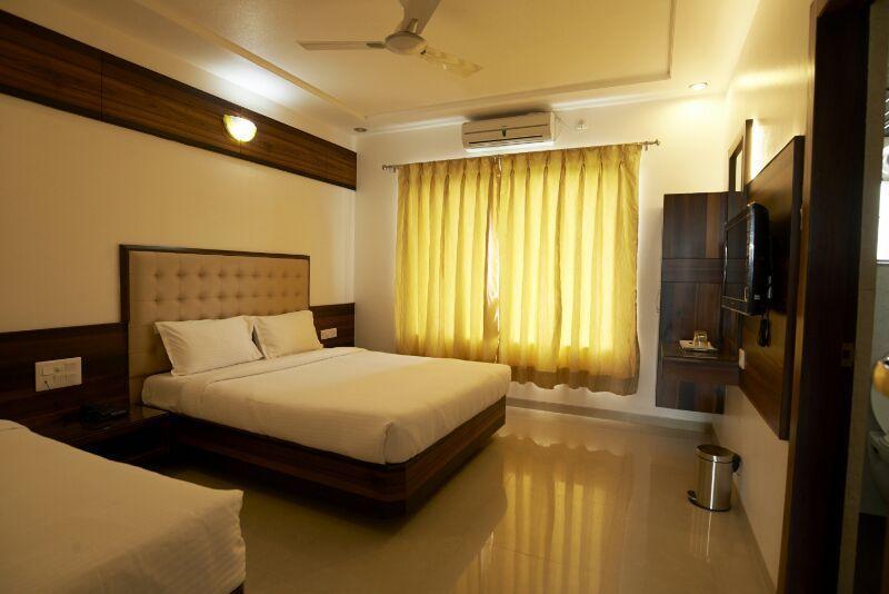Collection O Satyan Inn Shirdi Extérieur photo